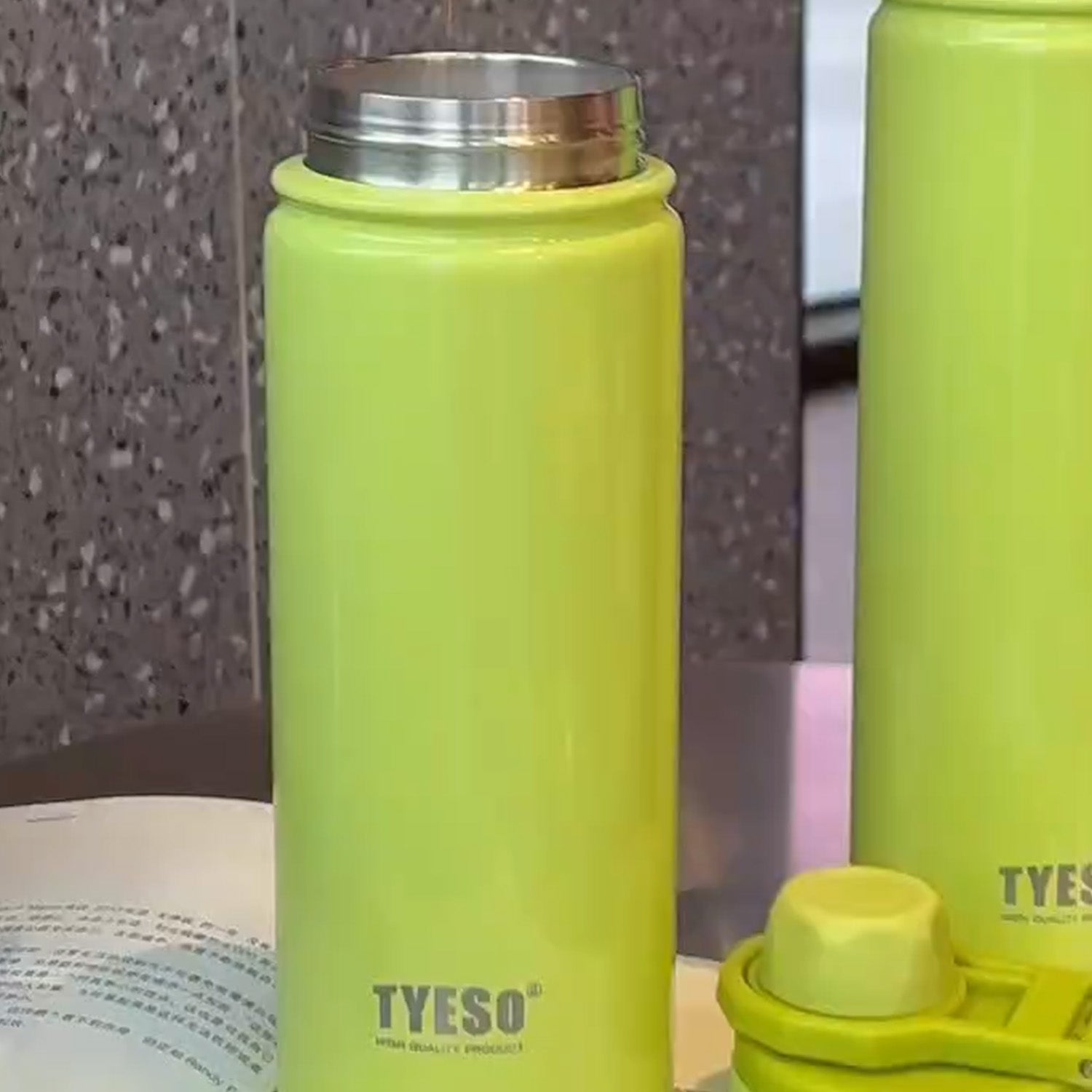 TYESO 750ml Insulated Bottle – Stylish, Durable & Travel-Friendly Green - Bagmire