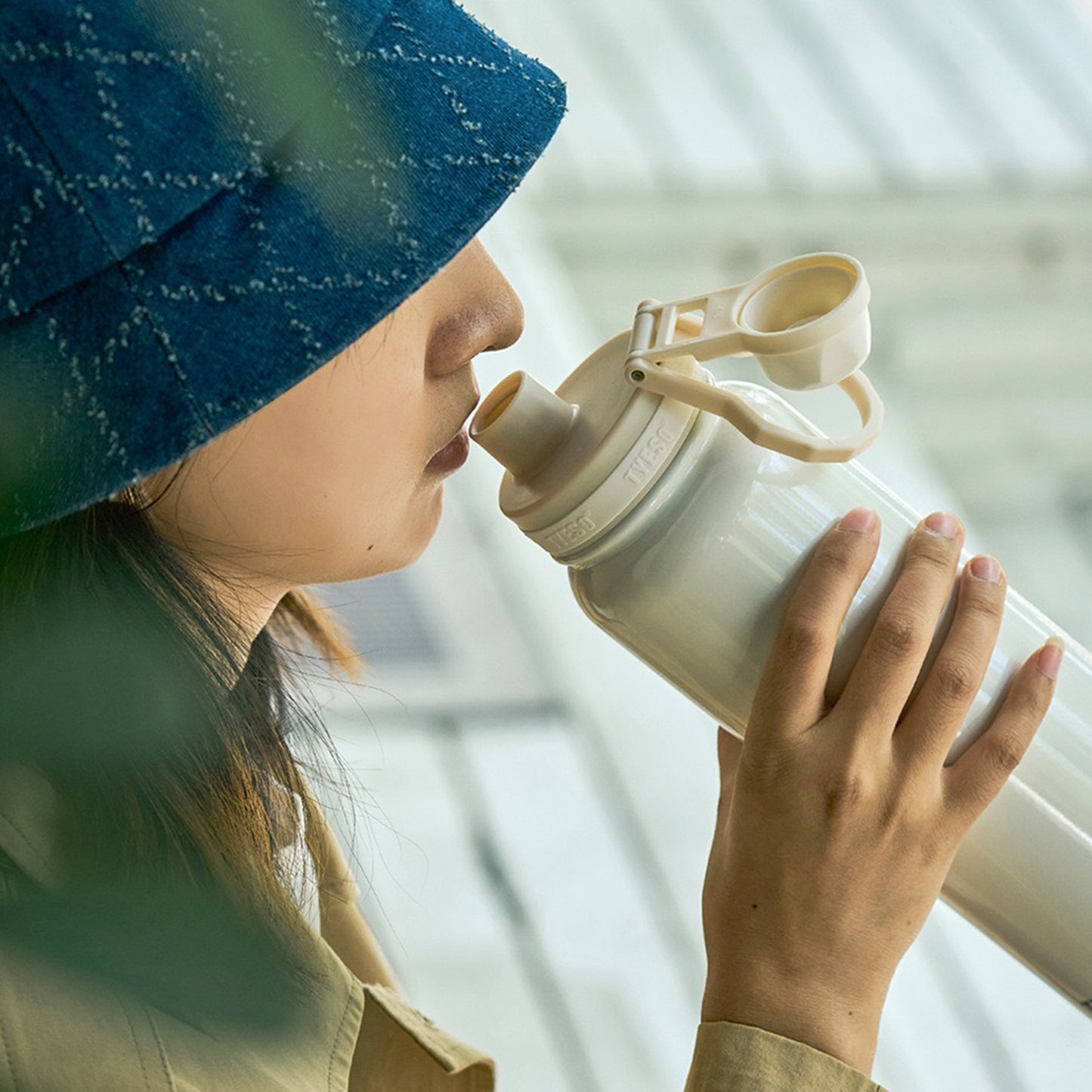 TYESO 750ml Insulated Bottle – Stylish, Durable & Travel-Friendly White - Bagmire