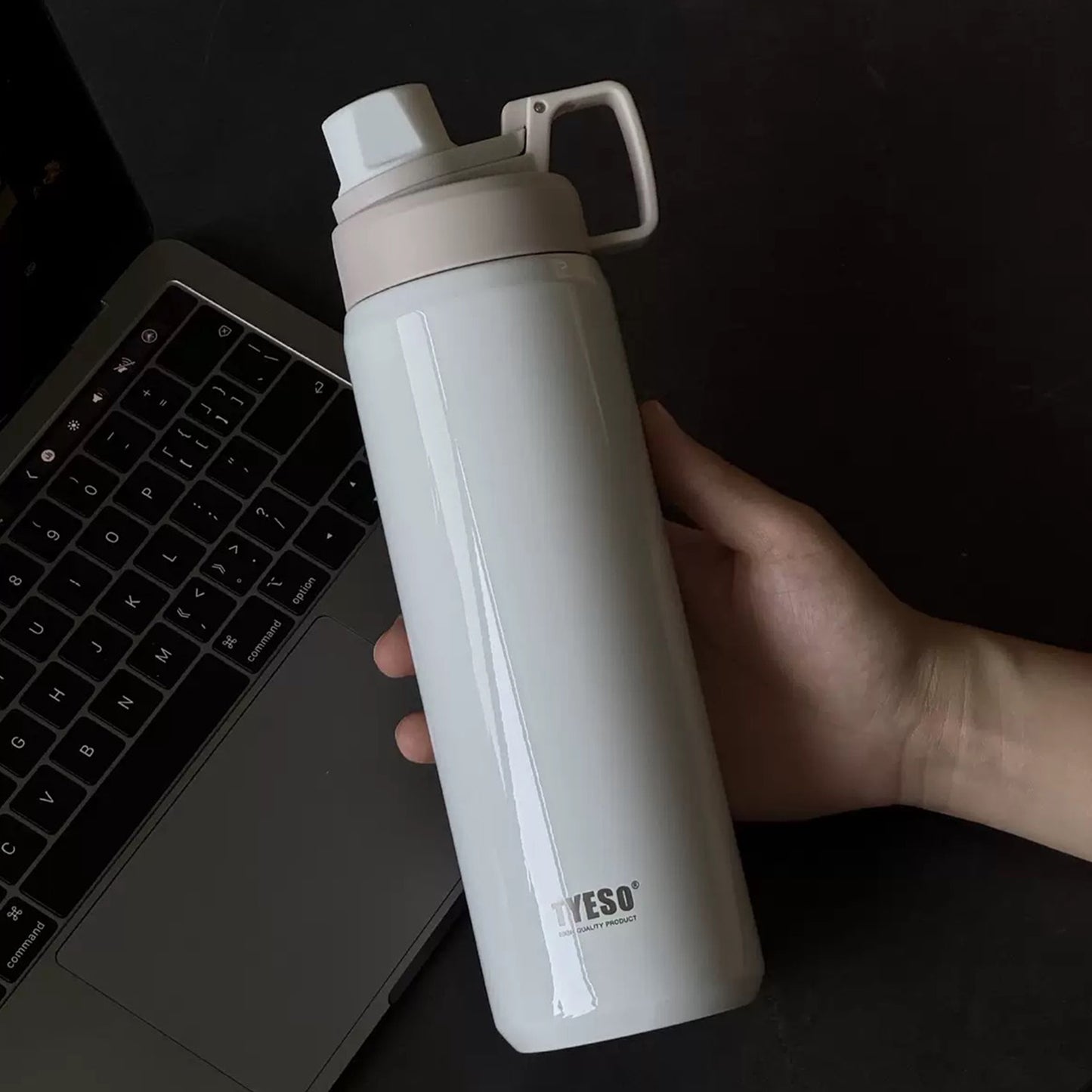 TYESO Sports Vacuum Insulated Steel Bottle 900ML with Portable Handle White - Bagmire