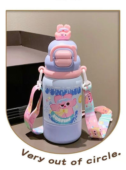Kawaii 500ml Cartoon Insulated Water Bottle – Dual Sip Straw & Portable Shoulder Strap Sipper for Kids & Girls